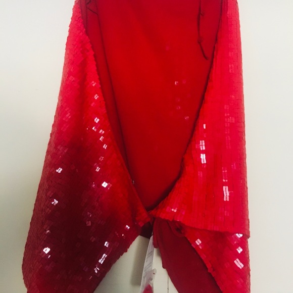 Smokin hot Red Sequin Backless Top - Picture 2 of 6